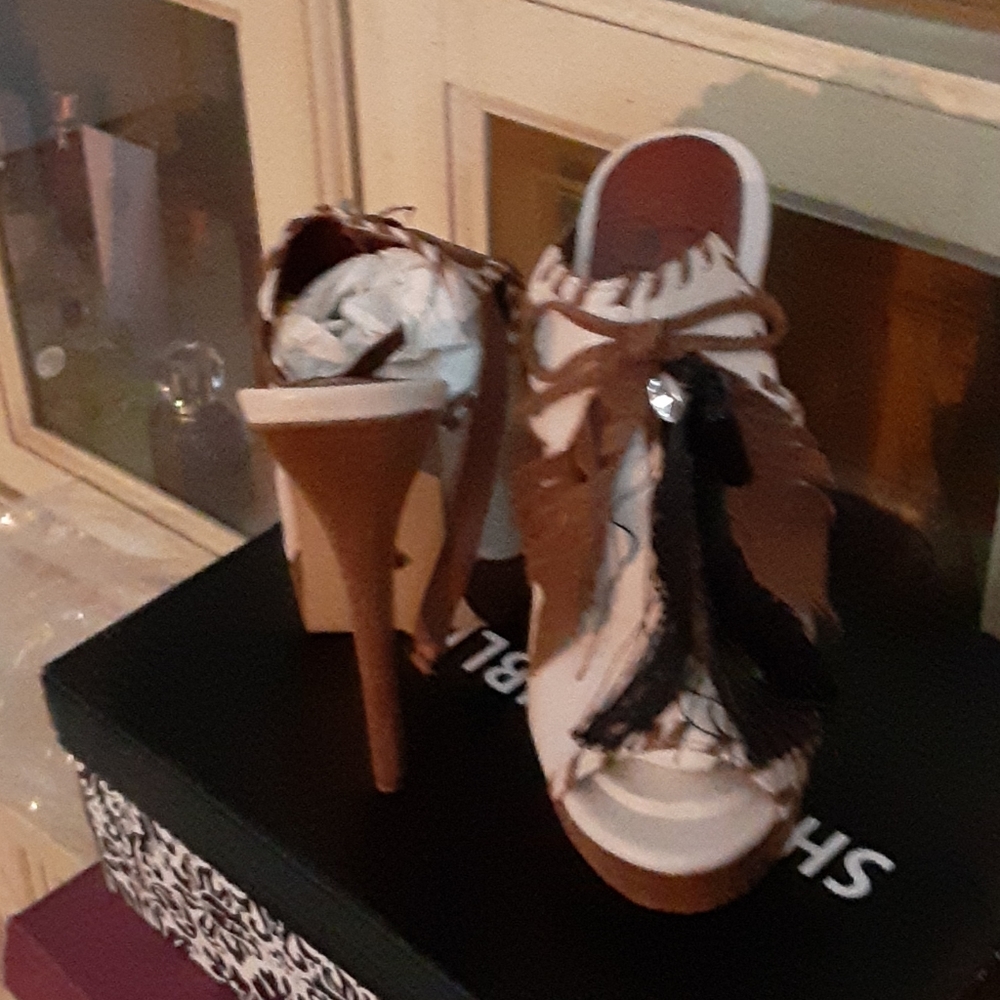 Shoes - Picture 2 of 3